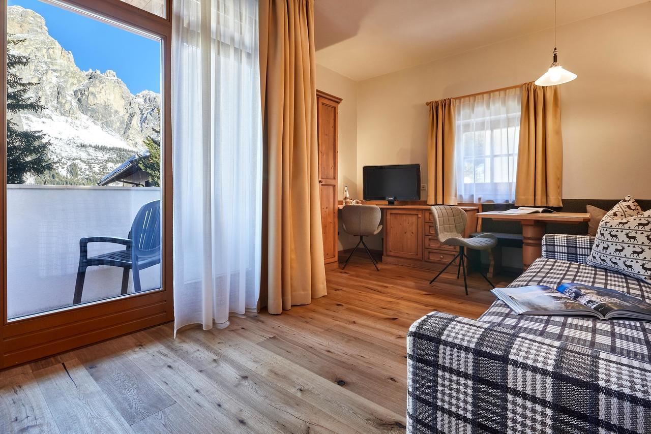 Hotel Marmolada Corvara In Badia Exterior foto